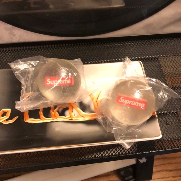 Supreme bouncy balls - Picture 1 of 3